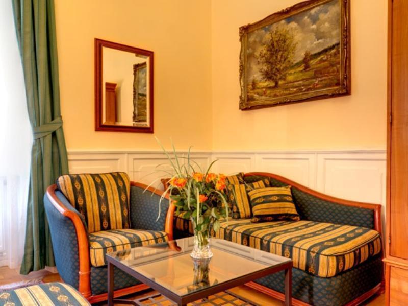 Golden Star 4* Praga