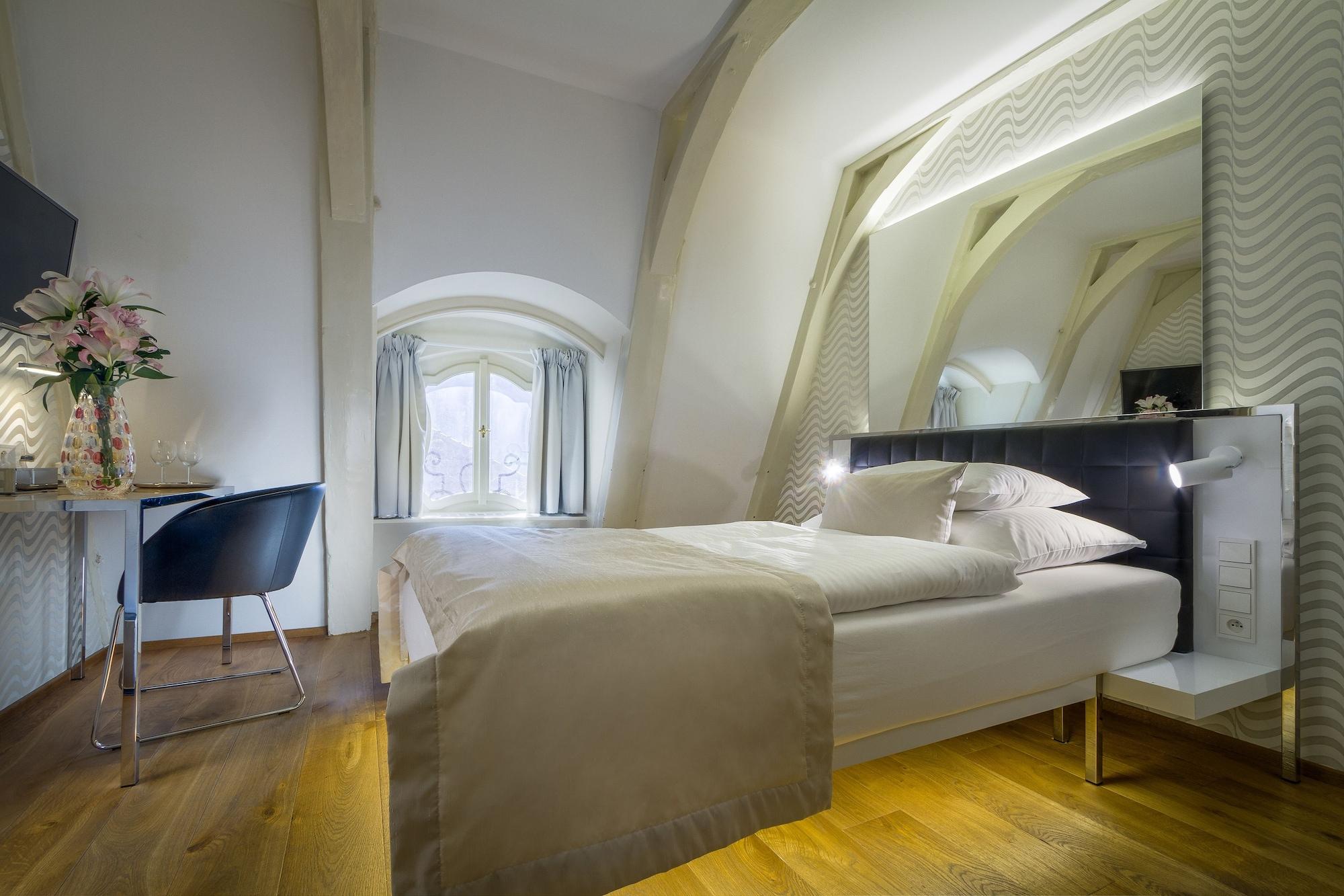 Golden Star Praga